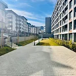 S & H Sunny In Students City,
