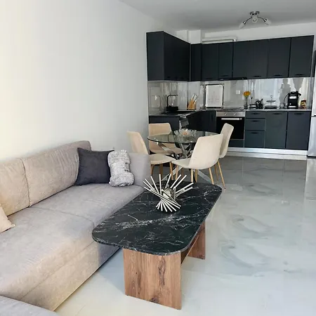 S & H Sunny Apartment In Students City With Private Garage, Sofia Sofia
