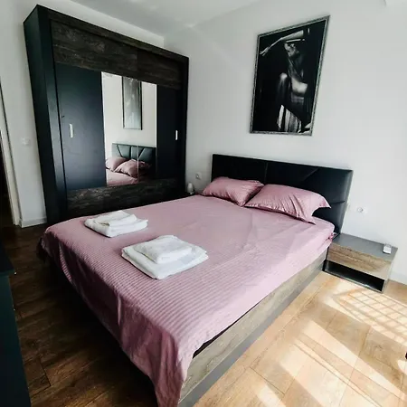 S & H Sunny Apartment In Students City With Private Garage, Sofia Apartament *
