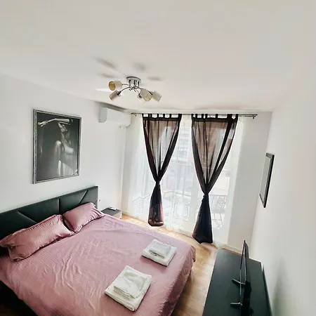 S & H Sunny Apartment In Students City With Private Garage, Sofia * Sofia