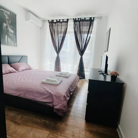 S & H Sunny Apartment In Students City With Private Garage, Sofia * Szófia