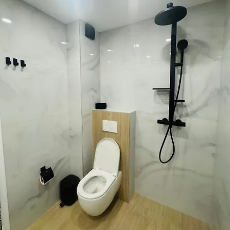 Apartment S & H Sunny In Students With Private Garage,